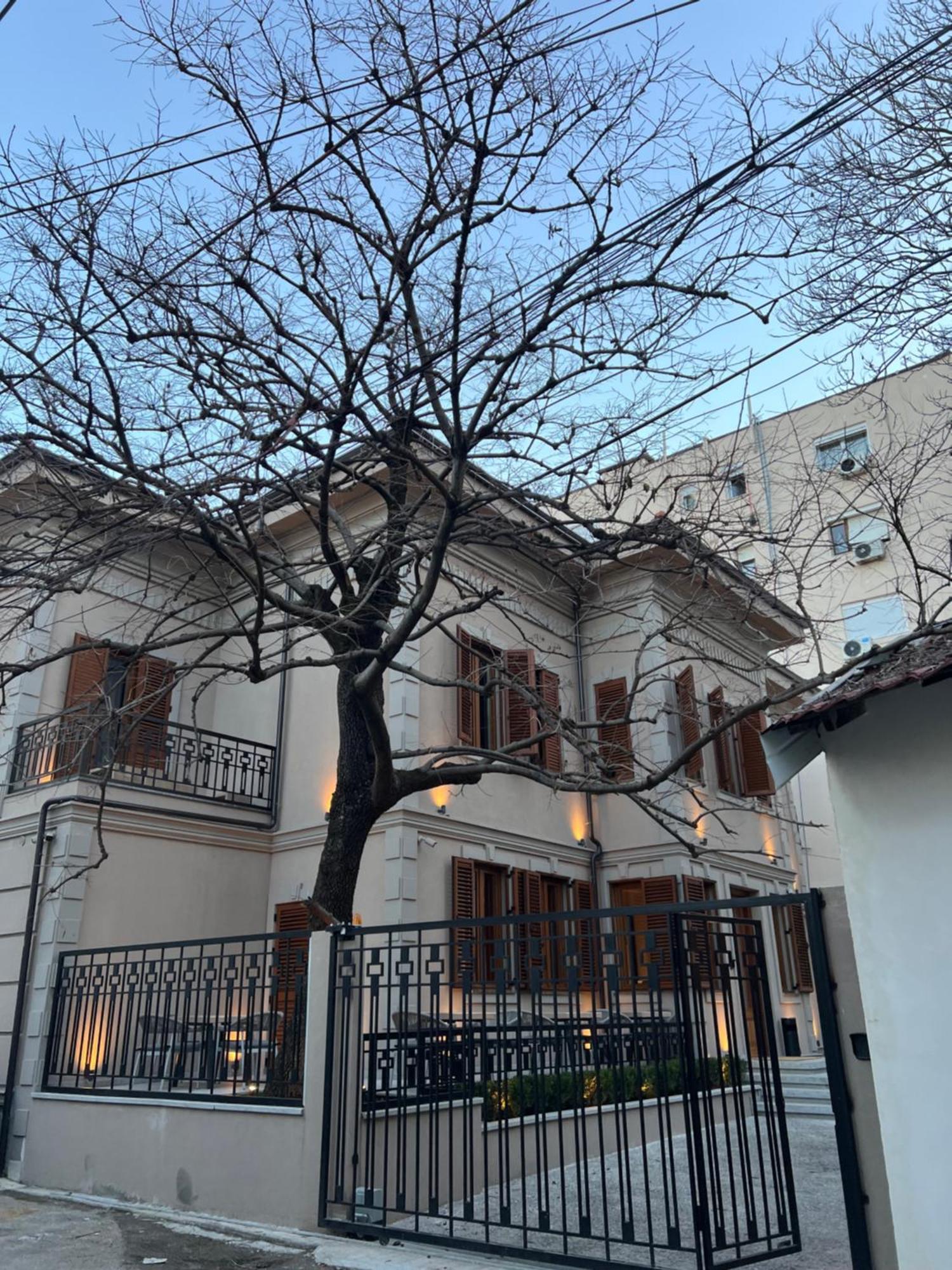 Faces & Places Boutique Hotel Tirana Exteriör bild