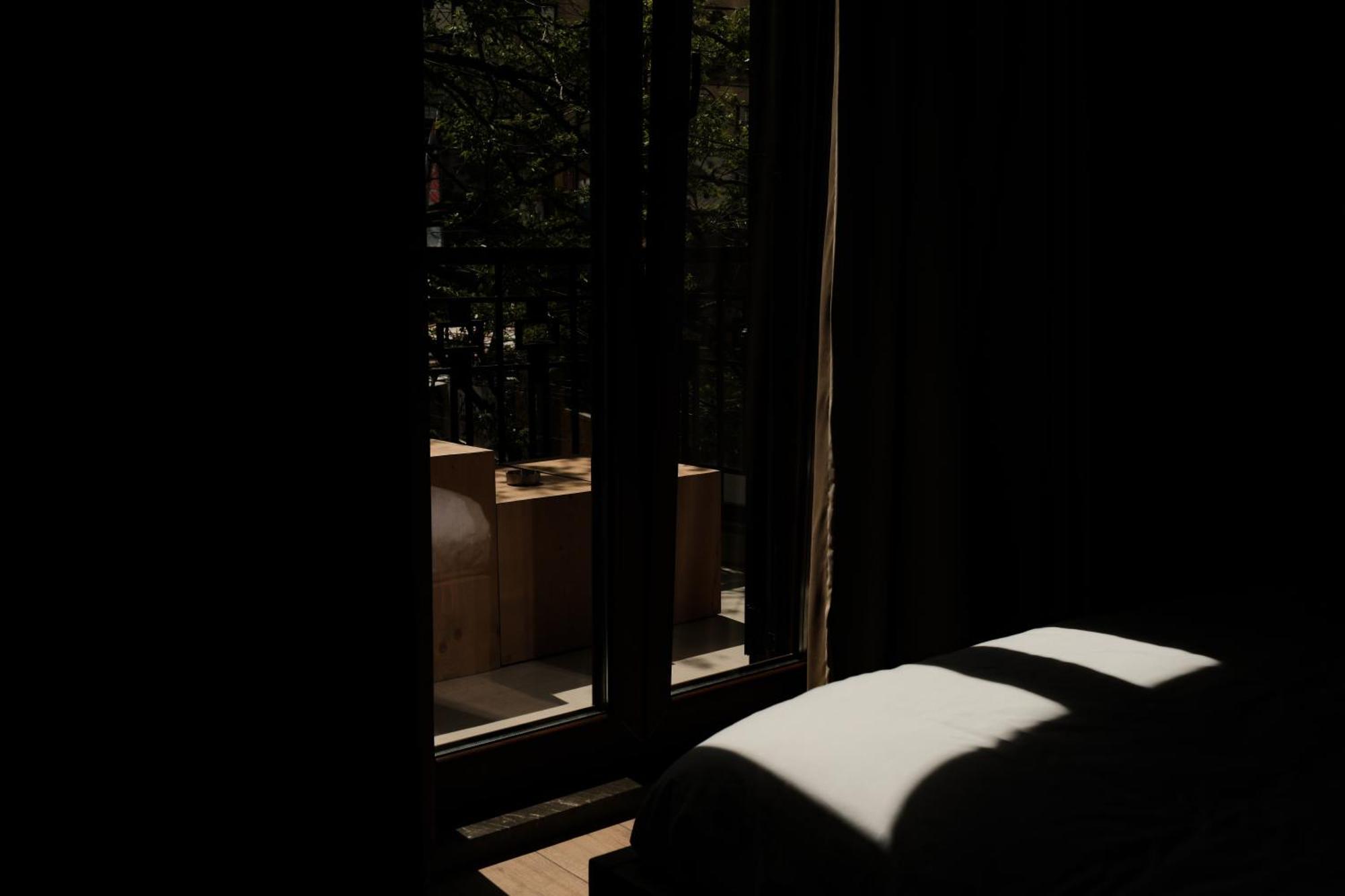 Faces & Places Boutique Hotel Tirana Exteriör bild
