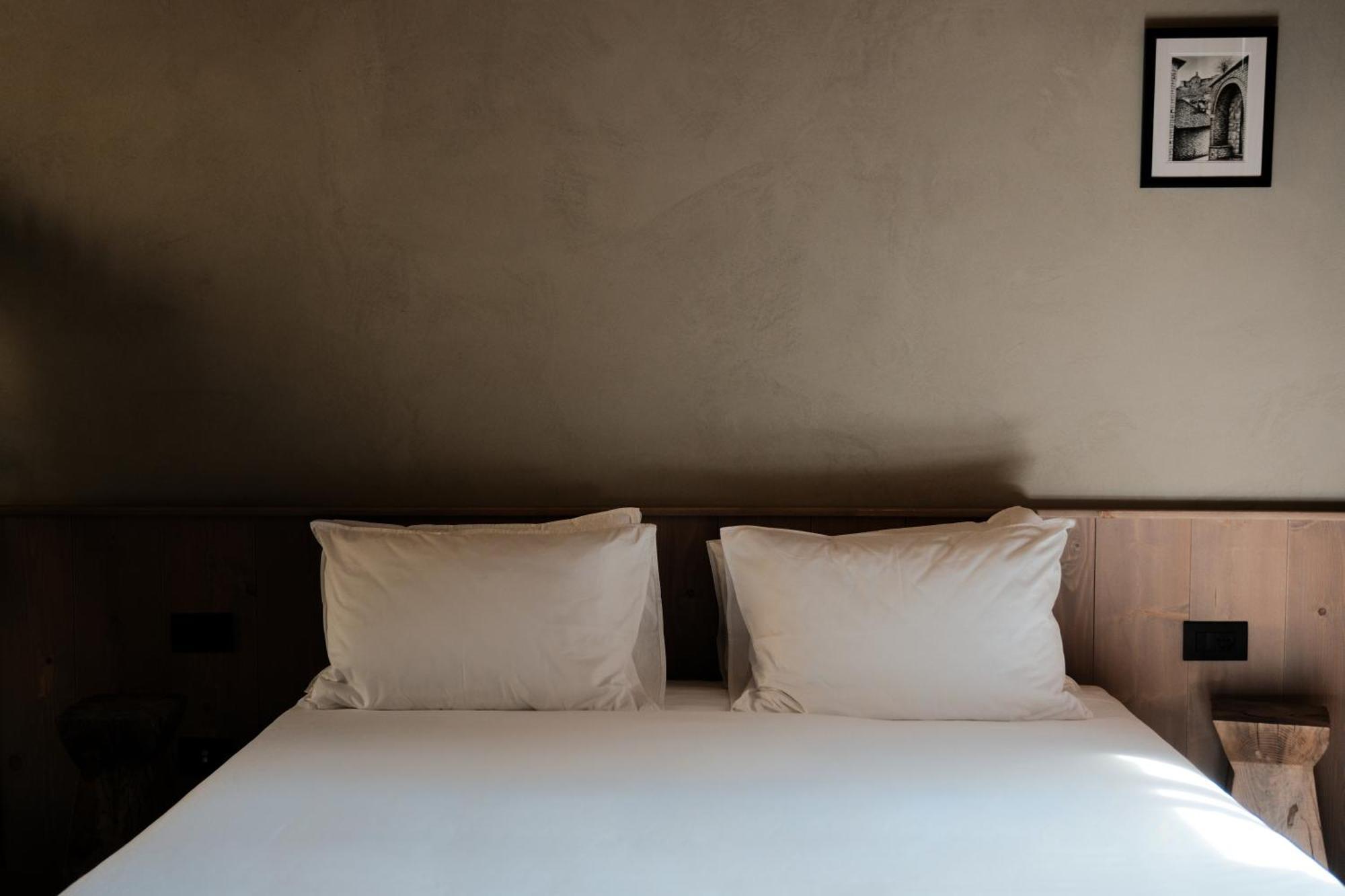 Faces & Places Boutique Hotel Tirana Exteriör bild