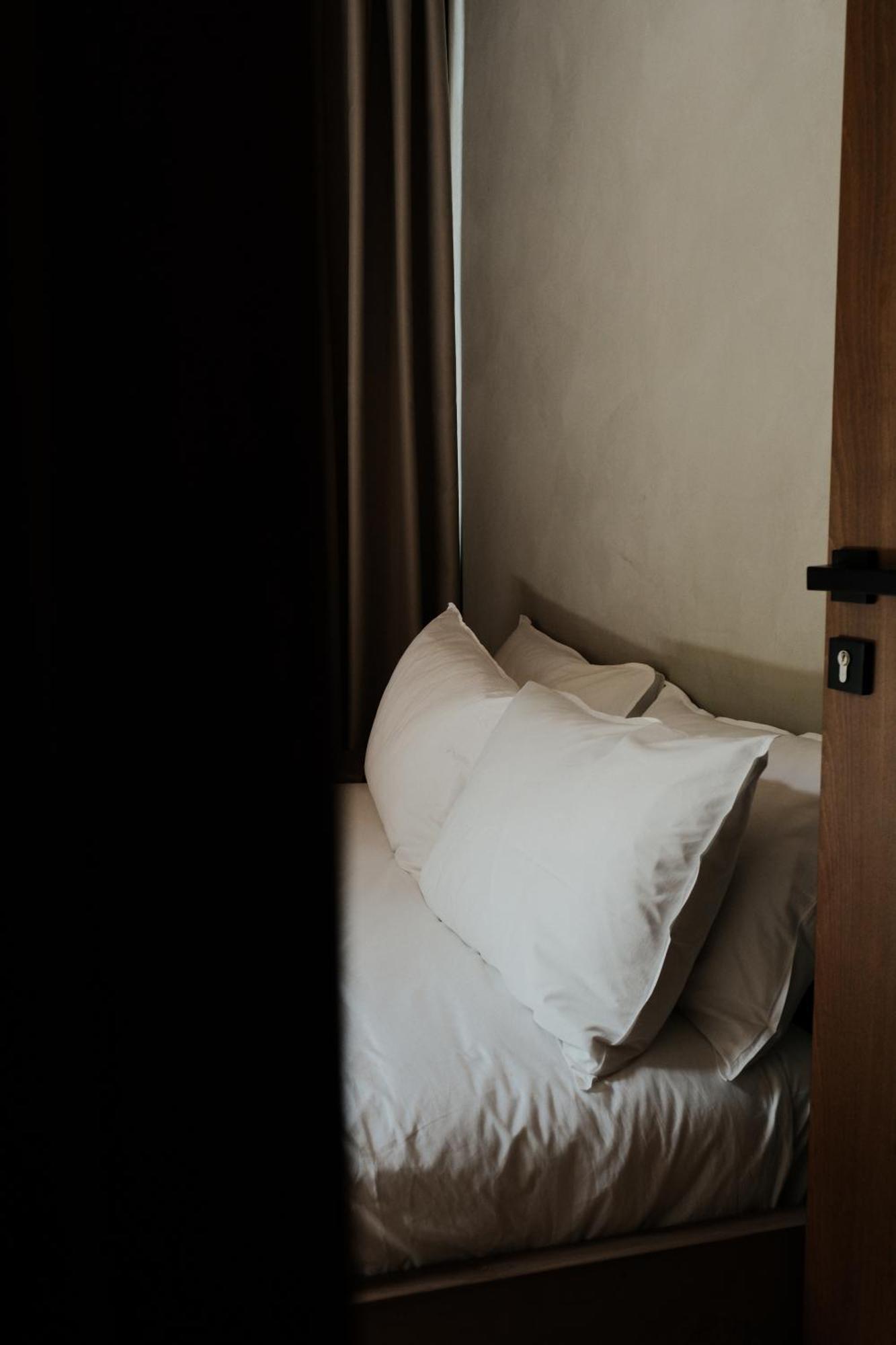 Faces & Places Boutique Hotel Tirana Exteriör bild